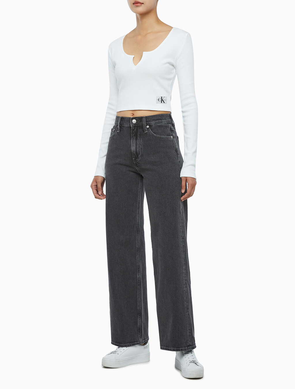 Buy 여성 스플리트 카라 립 롱 슬리브 in color BRIGHT WHITE