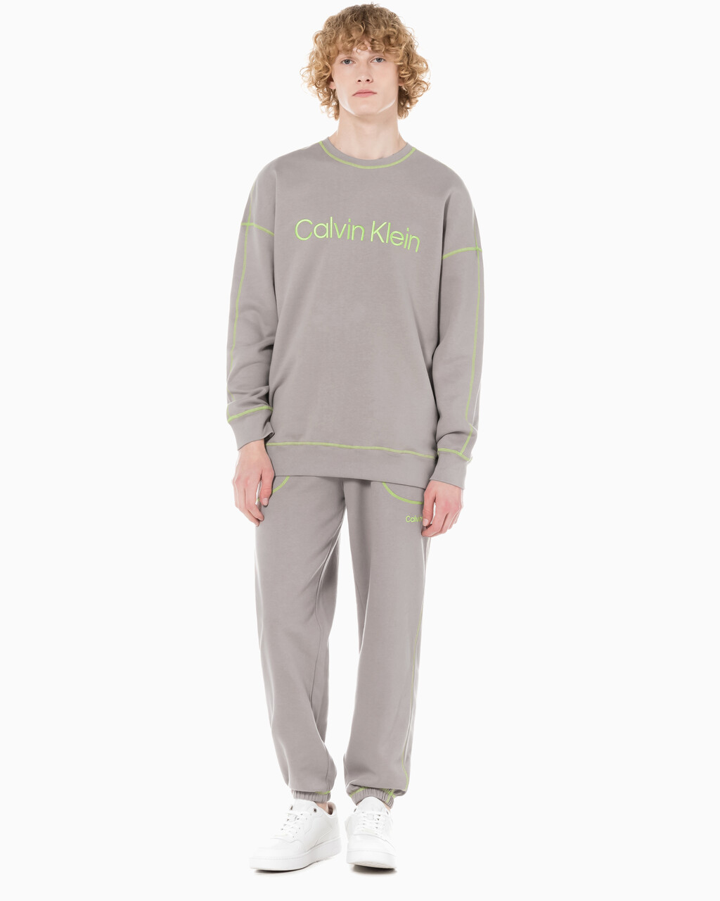 Buy 남성 퓨쳐쉬프트 라운지 조거팬츠 in color SATELLITE/GREEN FLASH