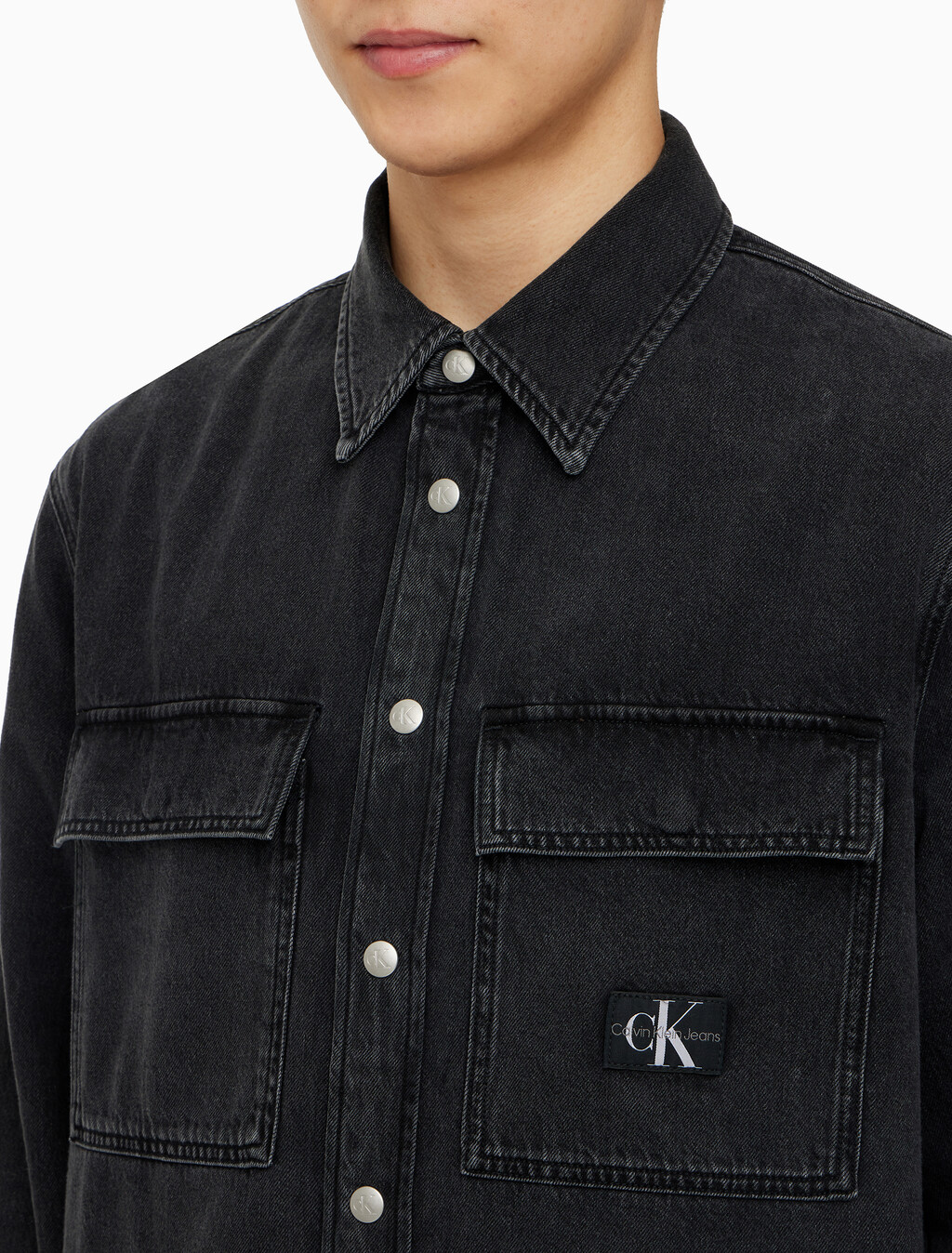 Buy 남성 릴렉스핏 데님 셔츠 in color WASHED BLACK LOGO LACE