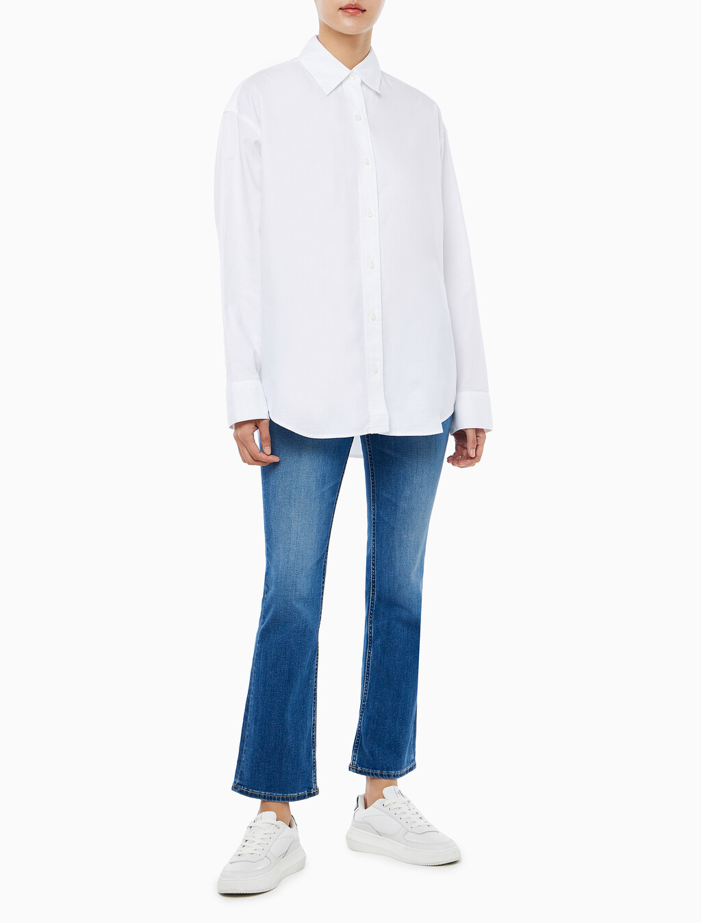 Buy 여성 옥스퍼드 롱슬리브 셔츠 in color BRIGHT WHITE