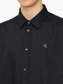 Buy 남성 그래픽 옥스포드 우븐 셔츠 in color CK BLACK