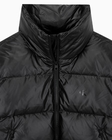 Buy 여성 글로시 디터쳐블 크롭 다운 푸퍼 in color CK BLACK