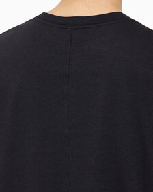 Buy 여성 릴렉스 핏 볼드 로고 반팔 티셔츠 in color BLACK