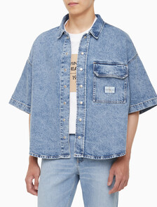 Buy 남성 오버사이즈핏 빈티지 데님 반팔 셔츠 in color MID BLUE BACK EMBRO