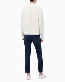 Buy 여성 케이블 인터레스트 브이넥 풀오버 울 스웨터 in color BLUR FLORAL_BLACK