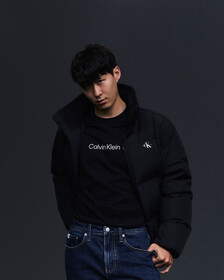 Buy 남녀공용 릴렉스 숏 다운 푸퍼 in color CK BLACK