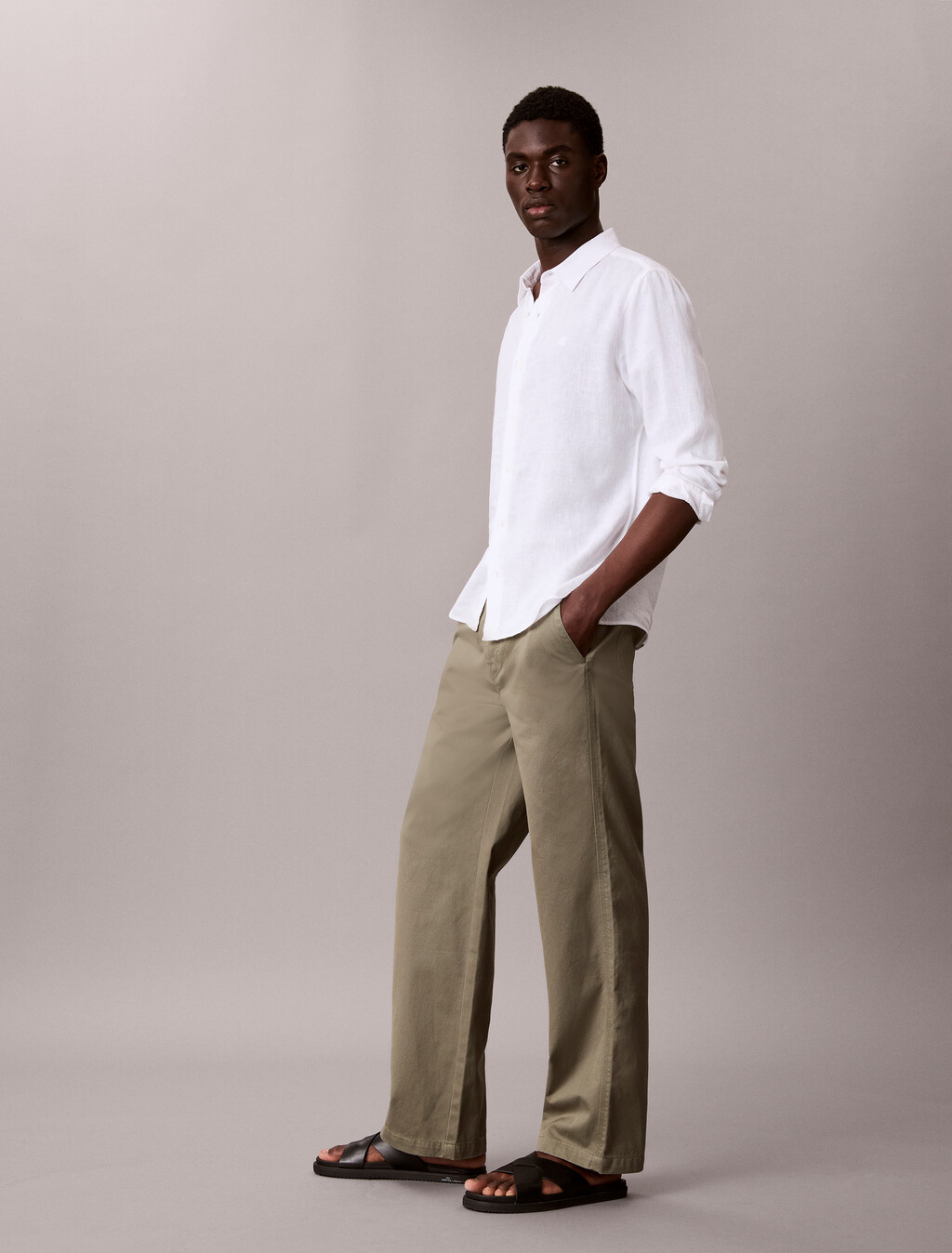 Buy 남성 90s 베기핏 치노팬츠 in color Deep Green