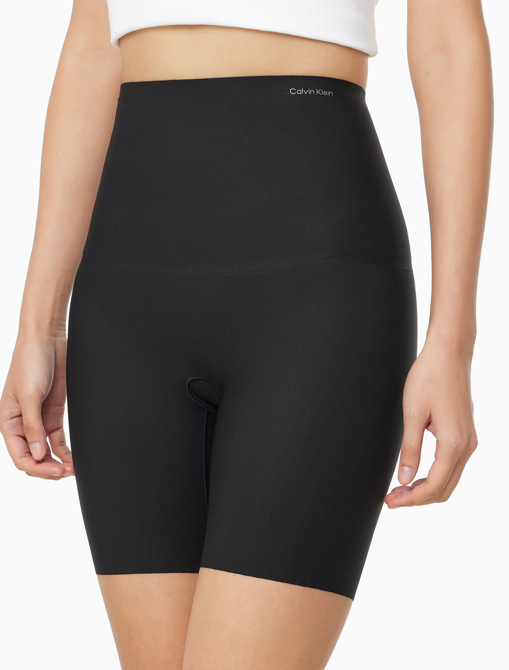 Buy 여성 세컨 스킨 스무싱 쇼츠 in color BLACK