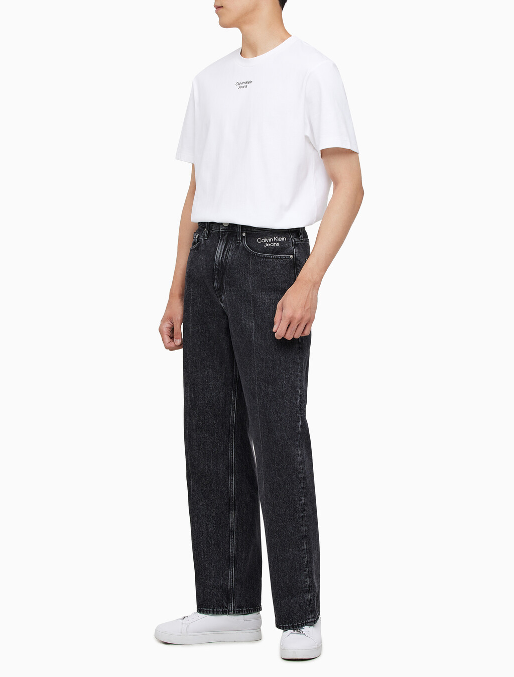 Buy 남성 뉴와이드핏 블랙 데님 in color WASHED BLACK LOGO LACE