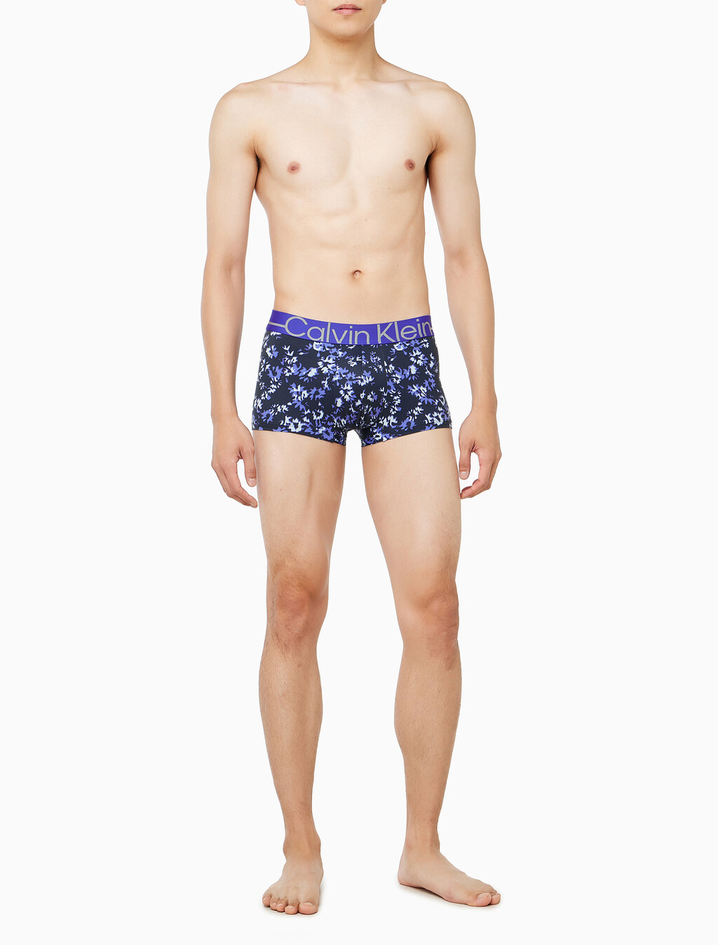 Buy 남성 뉴 사인 로고 로우 라이즈 트렁크 in color Black Print