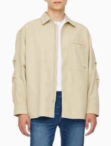 Buy 남성 유틸리티 기능성 집업 셔츠 in color PALE KHAKI