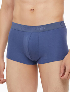 Buy 남성 CK 블랙 코튼 싱글 드로즈 in color INDIGO BLUE