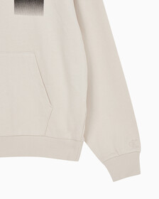 Buy 남성 릴렉스핏 멀티박스 그래픽 로고 후디 in color BLUR FLORAL_BLACK