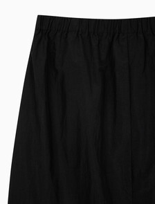 Buy 여성 나일론 블랙 미디 스커트 in color BLACK