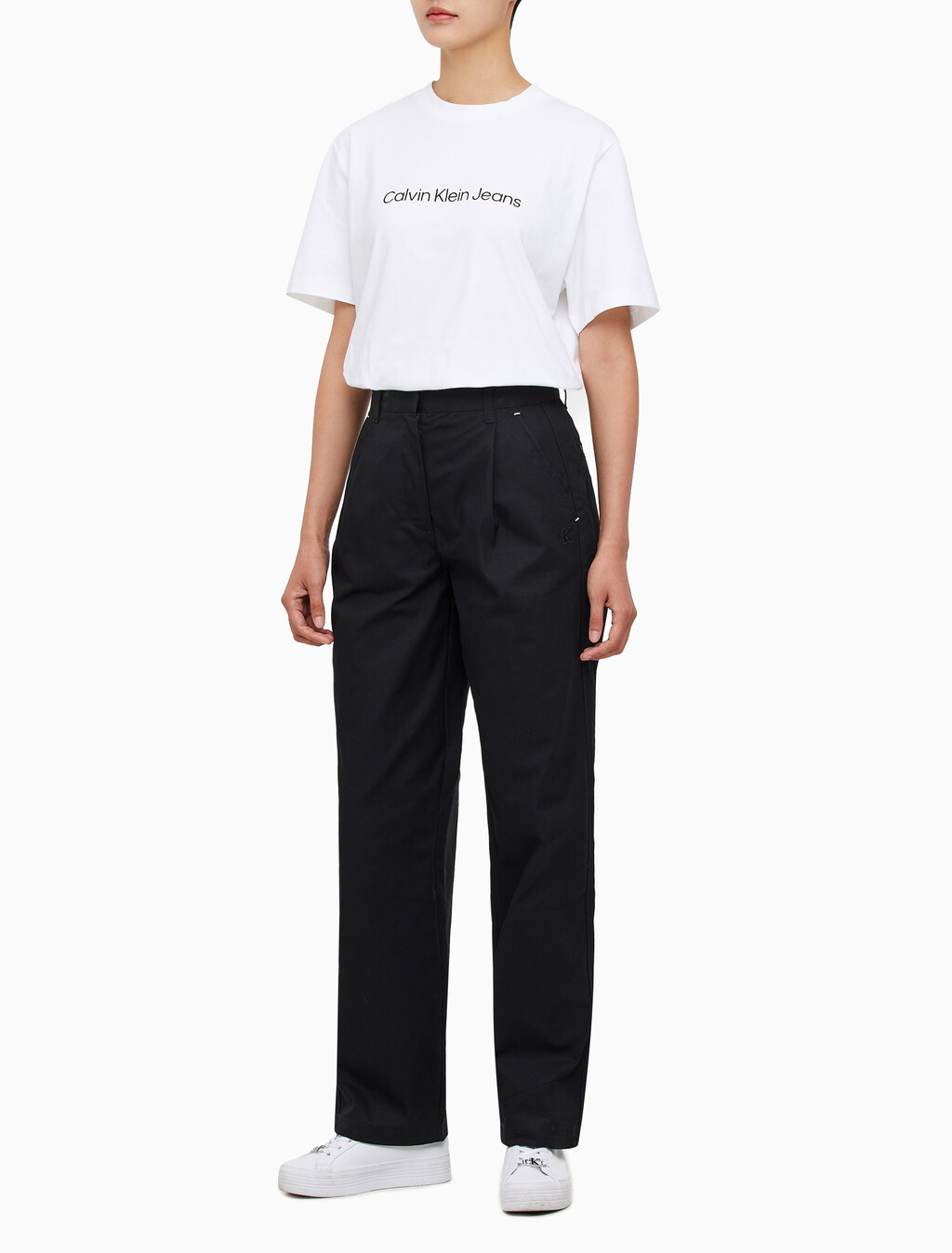 Buy 여성 폴드 반드 치노 팬츠 in color CK BLACK
