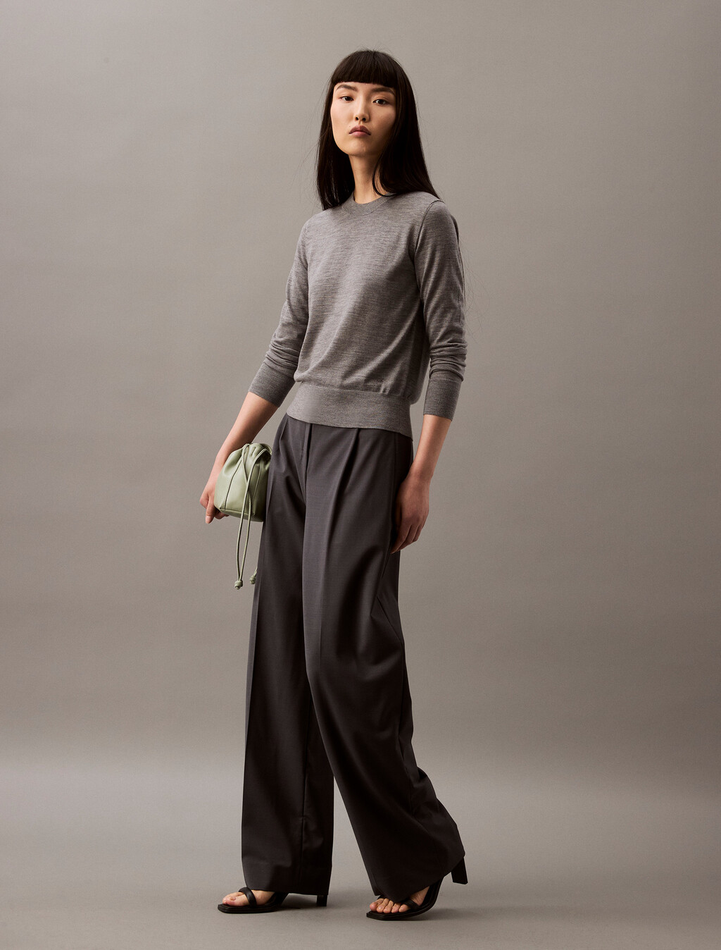 Buy 여성 롱슬리브 테크 메리노 울 크루넥 스웨터 in color MEDIUM GREY HEATHER