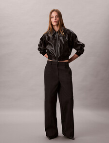 Buy 여성 크롭 크링클 레더 폭스 레더 자켓 in color BLACK