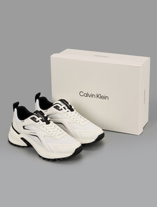 Buy 여성 트레일블레이저 하이크 런 메쉬 슈즈 in color WHITE