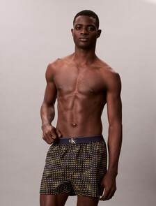 Buy 남성 CK 그래픽 우븐 박서 슬림 in color DARK NAVY PRINT 