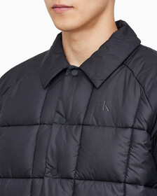 Buy 남성 프리미엄 라인 에센셜 패디드 오버셔츠 in color CK BLACK