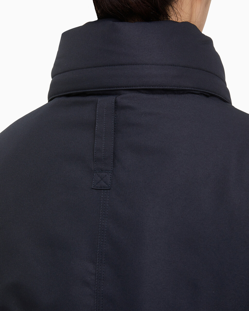 Buy 여성 크롭 패디드 재킷 in color BLACK