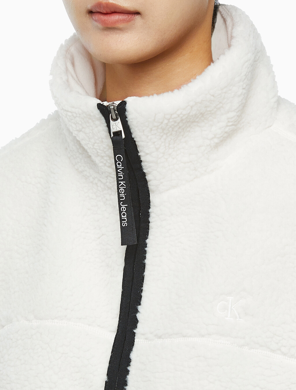 Buy 여성 크롭 쉐르파 자켓 in color WHITE