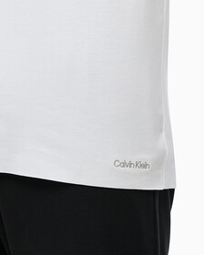 Buy 남성 CK 블랙 코튼 숏 슬리브 크루넥 탑 in color WHITE
