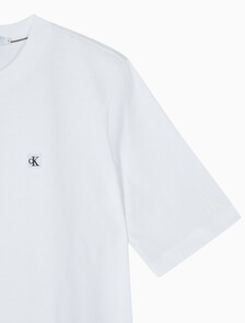 Buy 여성 릴렉스 로고 반팔 티셔츠 in color BRIGHT WHITE