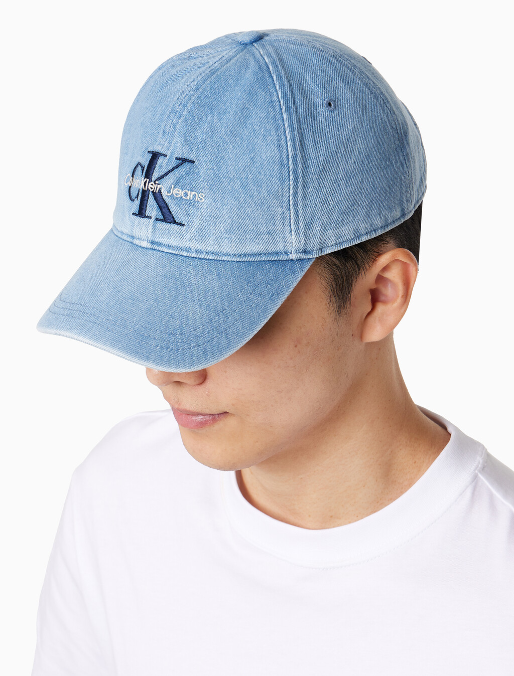 Buy 남녀공용 CKJ 모노그램 엠브로이더리 데님 볼캡 in color BLUE