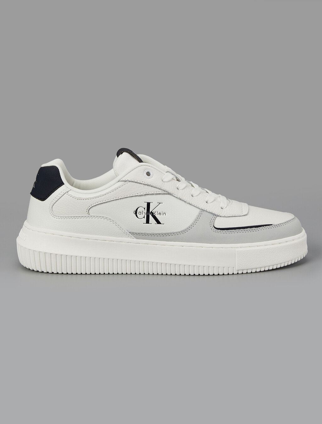 Buy 남성 말모메타 청키 컵솔 레더 in color Bright White/Navy/Grey