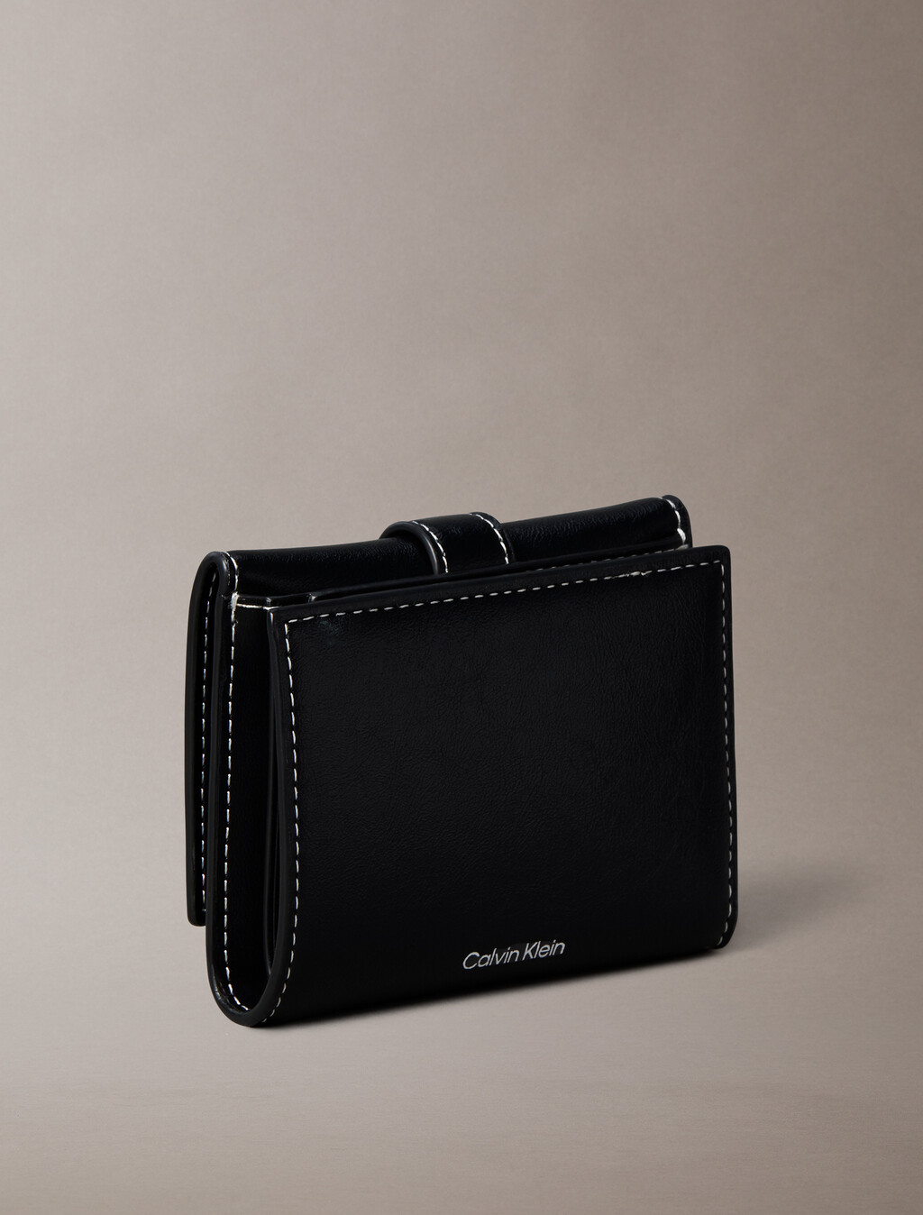 Buy 여성 버클 2 IN 1 지갑 in color BLACK