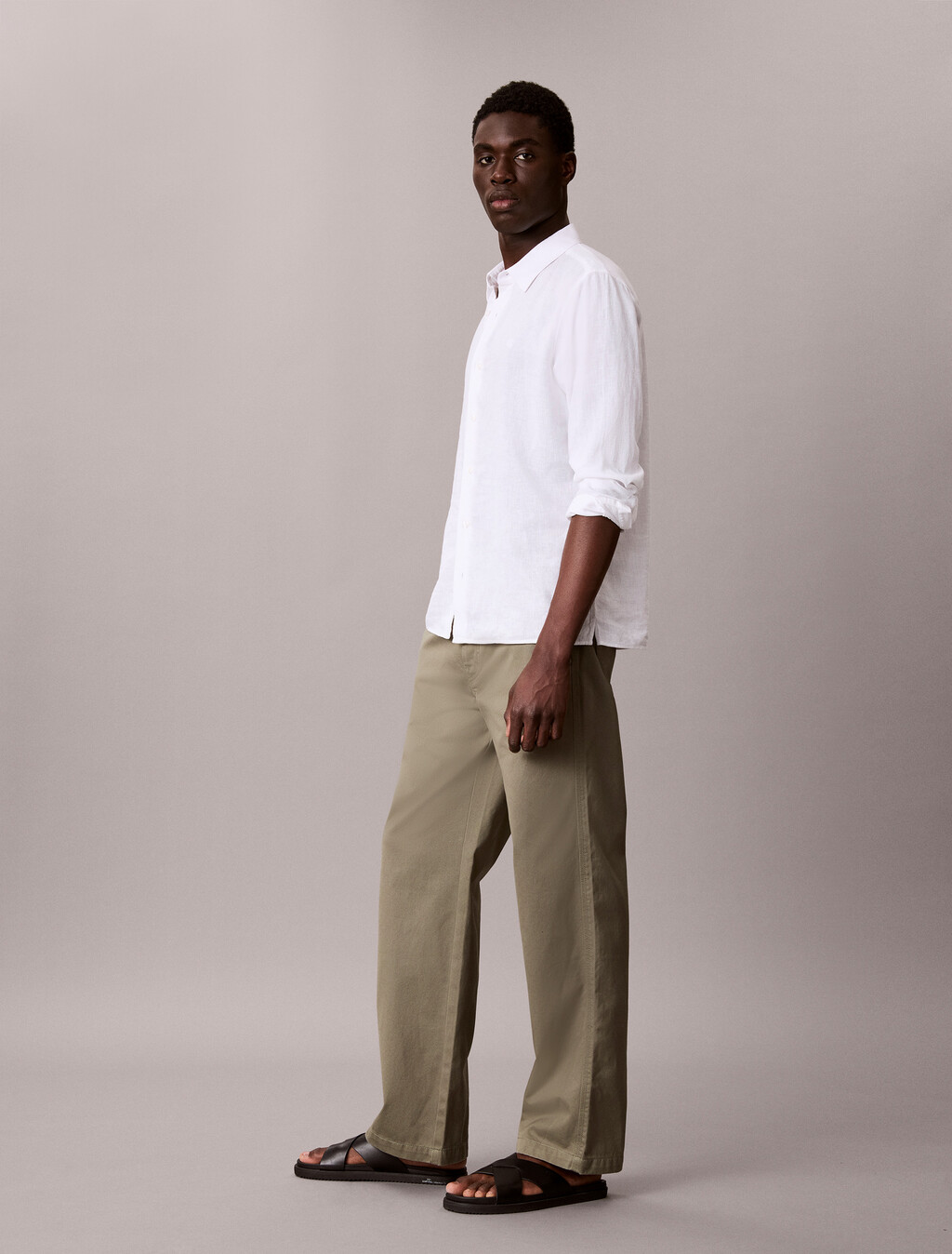 Buy 남성 90s 베기핏 치노팬츠 in color Deep Green