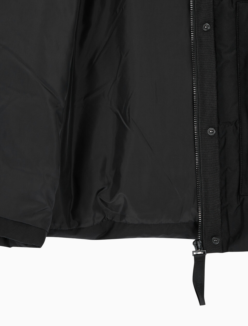 Buy 여성 숏랭스 스탠드 카라 푸퍼 다운 재킷 in color CK BLACK