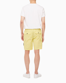 Buy 남성 나일론 라이트웨이트 카고 쇼츠 in color YELLOW SAND