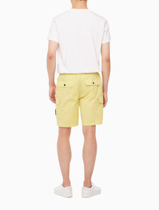 Buy 남성 나일론 라이트웨이트 카고 쇼츠 in color YELLOW SAND