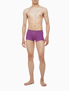 Buy 남성 CK 블랙 마이크로 로우 라이즈 드로즈 in color WOOD VIOLET