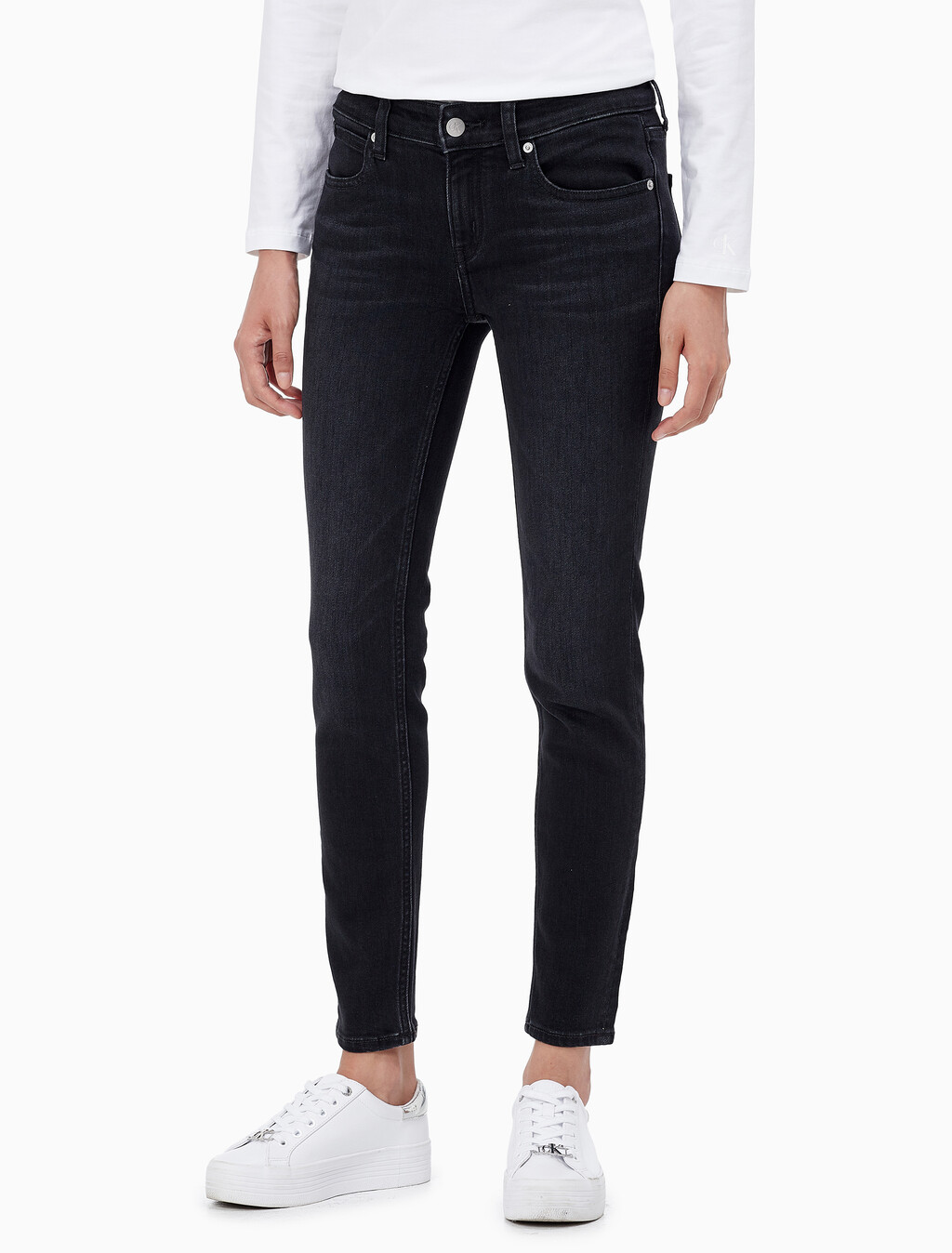 Buy 여성 바디핏 5 포켓 앵클 블랙 데님 in color WASHED BLACK LOGO LACE