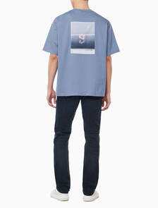 Buy 남성 릴렉스핏 플라워 아플리케 로고 반팔 티셔츠 in color COUNTRY BLUE