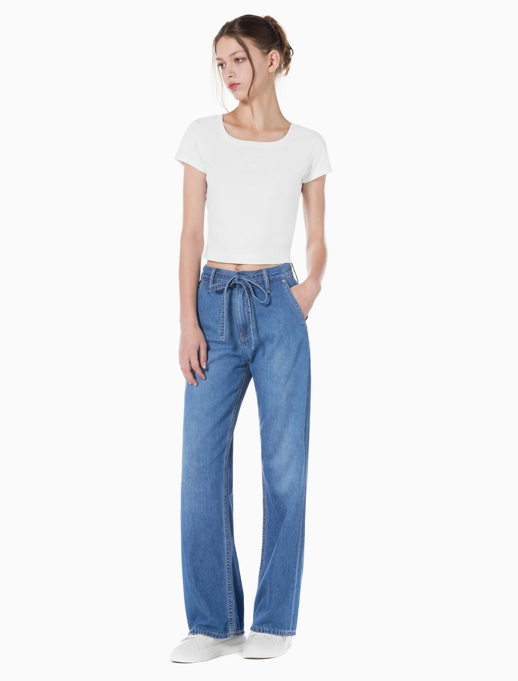 Buy 여성 하이라이즈 와이드핏 미드블루 텐셀 데님 in color MID BLUE BACK EMBRO
