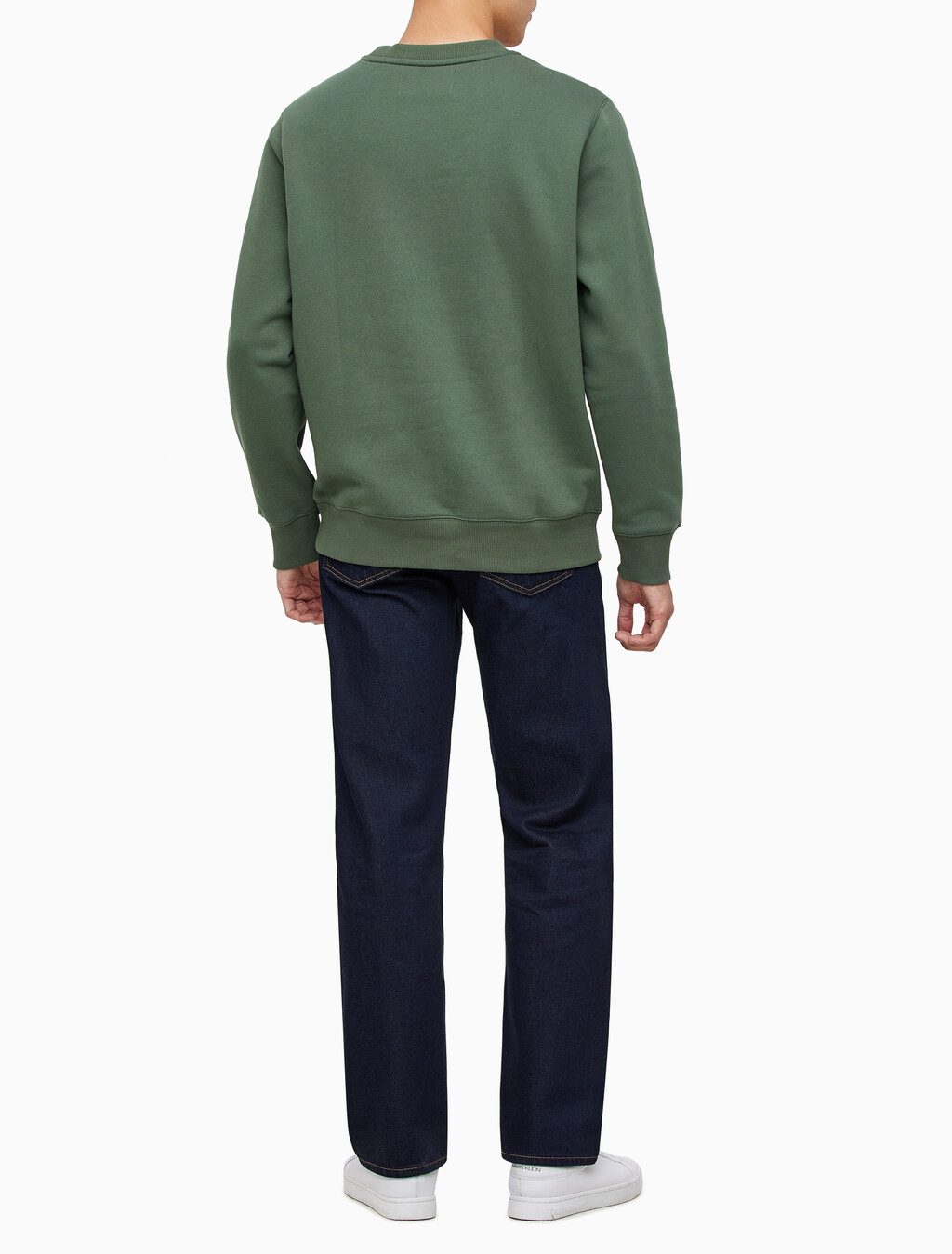 Buy 남성 레귤러핏 CK 뱃지 로고 기모 스웨트셔츠 in color KHAKI