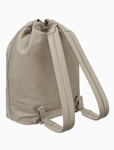 Buy 남성 슬릭 나일론 드로우 스트링 백팩 in color Desert Taupe