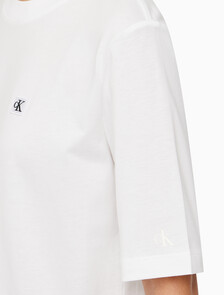 Buy 여성 릴렉스 로고 반팔 티셔츠 in color BRIGHT WHITE
