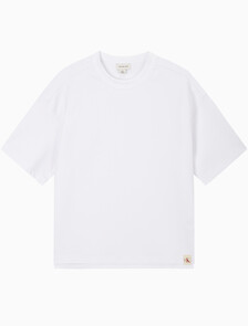 Buy 남성 릴렉스핏 텍스처드 피케 로고 반팔 티셔츠 in color BRILLIANT WHITE