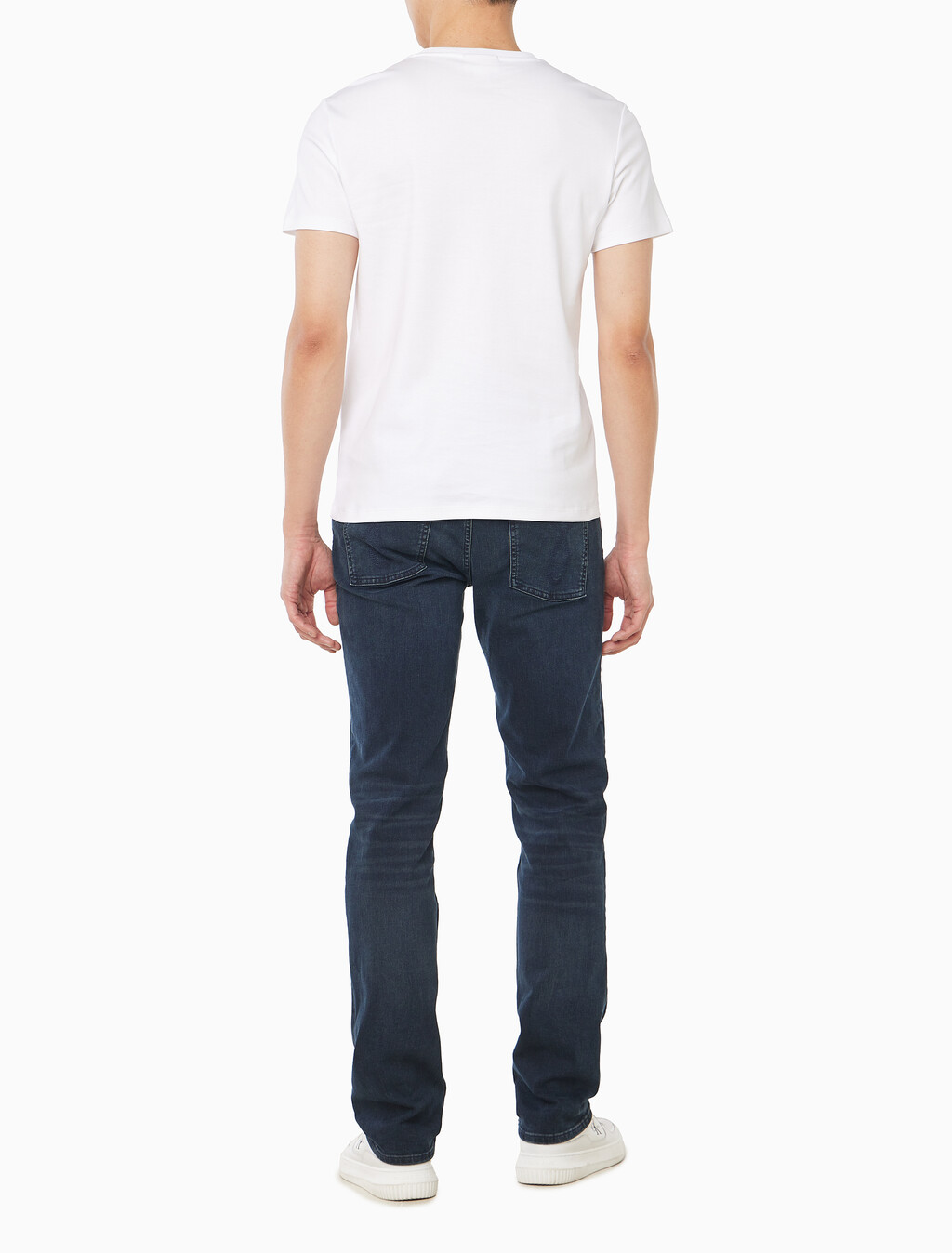 Buy 슬림핏 캘빈클라인 로고 티 in color BRIGHT WHITE