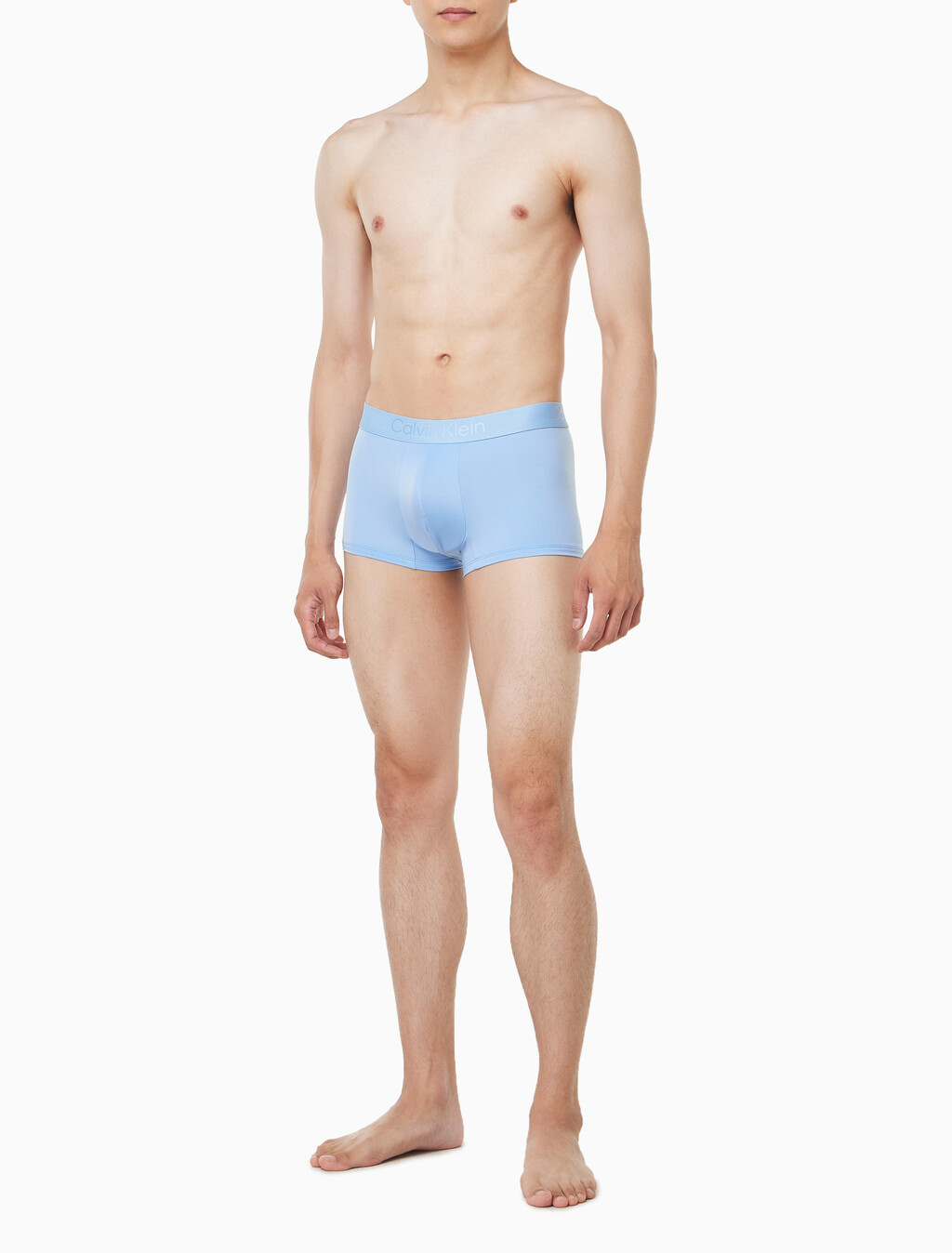 Buy 남성 CK 블랙 마이크로파이버 트렁크 in color Light Blue