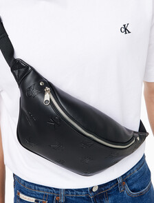 Buy 남성 CKJ AOP 웨이스트백 in color BLACK