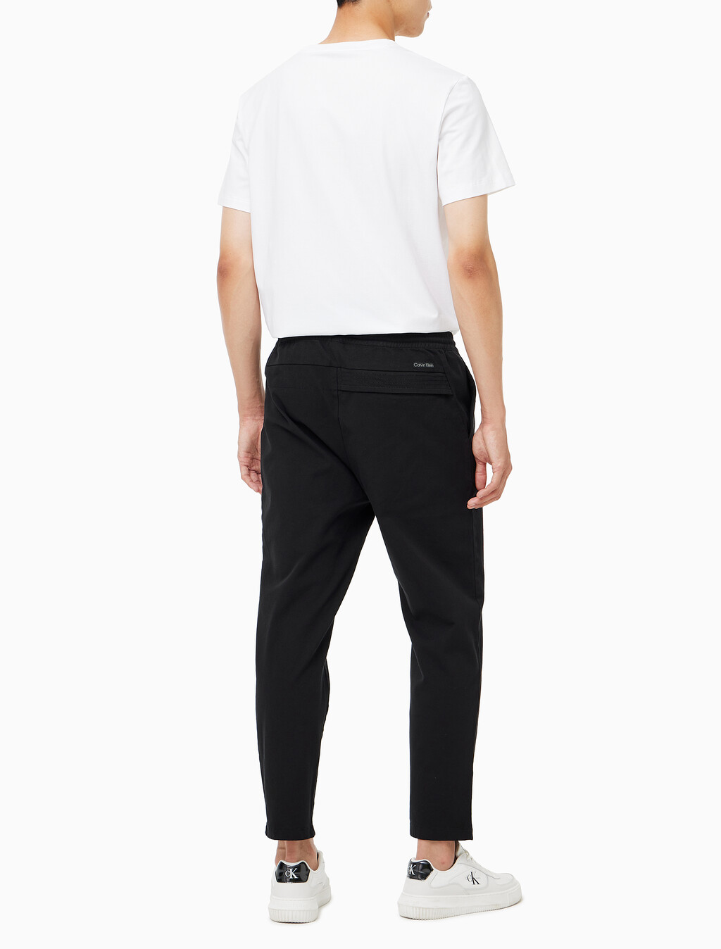 Buy 남성 슬림 드로우코드 치노 팬츠 in color CK BLACK