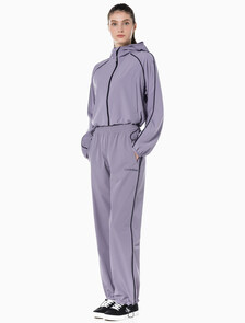 Buy 여성 릴랙스핏 우븐 조거 팬츠 in color BLK AOP/BITTER