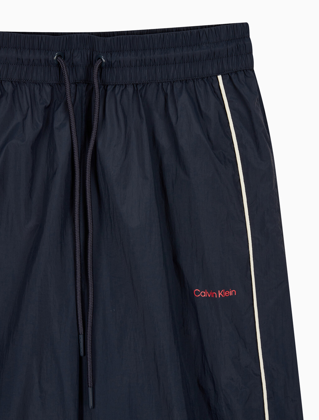 Buy 여성 크링클 나일론 조거 팬츠 in color Navy