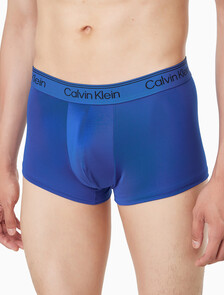 Buy 남성 마이크로 스트레치 3팩 로우 라이즈 트렁크 in color Navy/ Blue / Light Blue